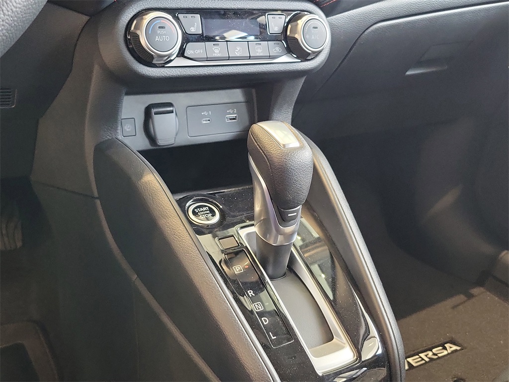 2025 Nissan Versa SR Image 11 of 11