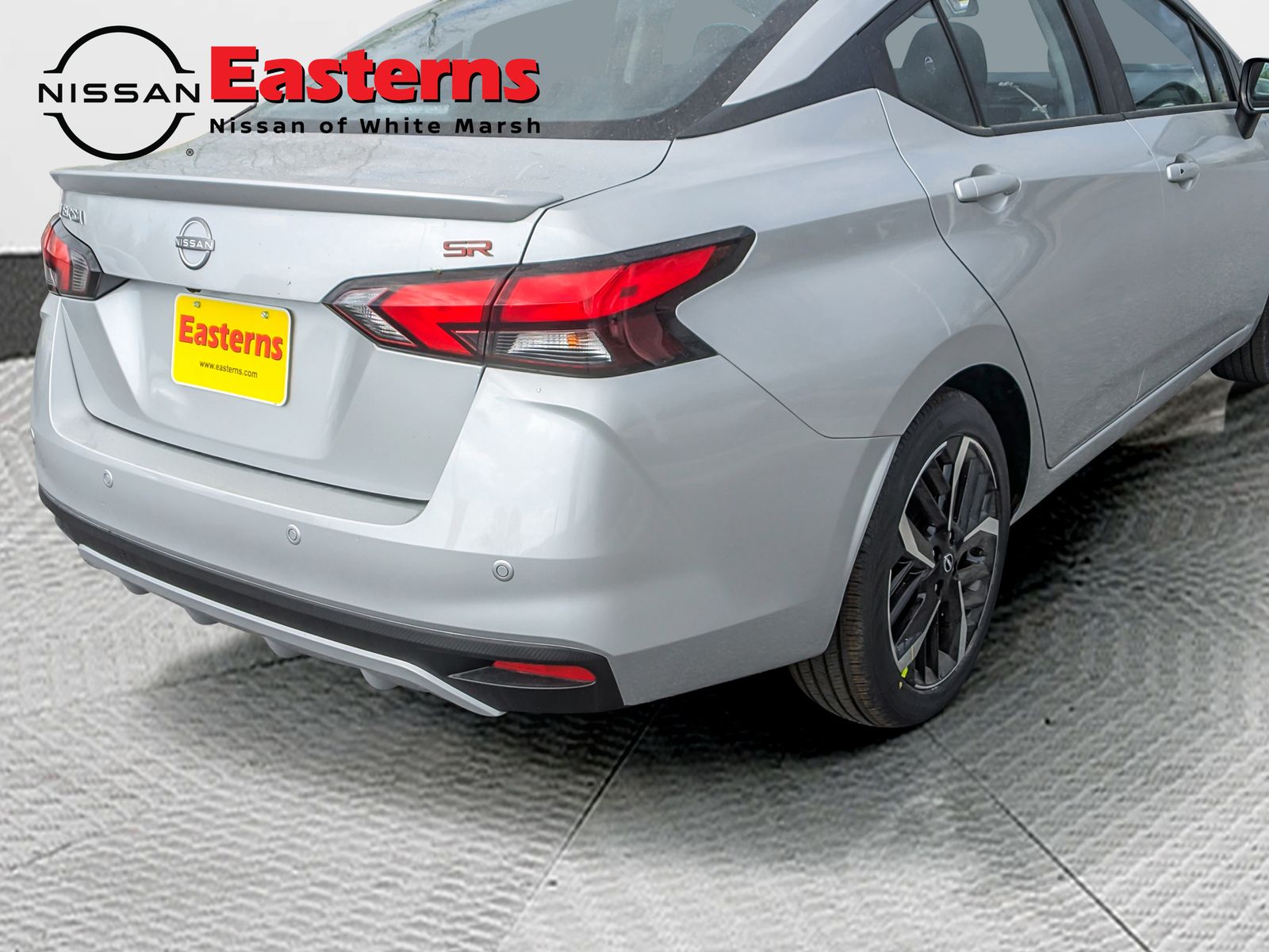 2025 Nissan Versa SR Image 6 of 35