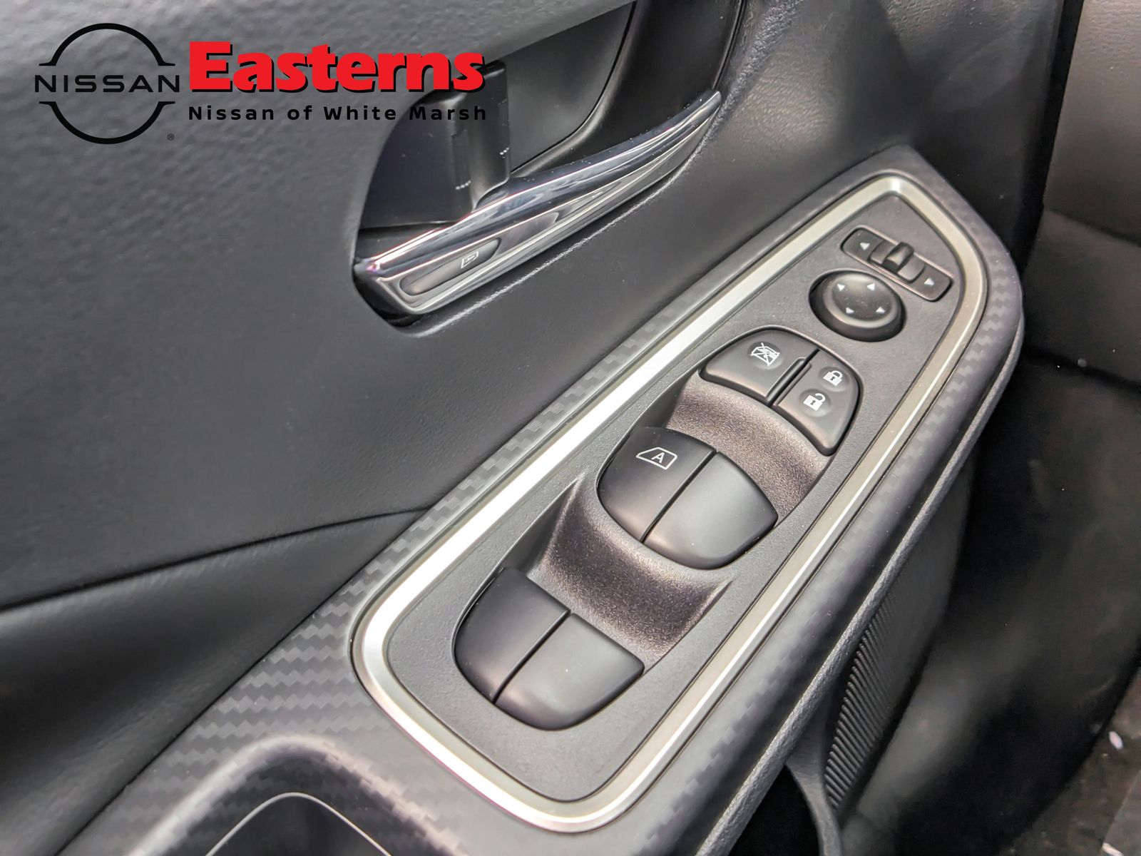 2025 Nissan Versa SR Image 32 of 35