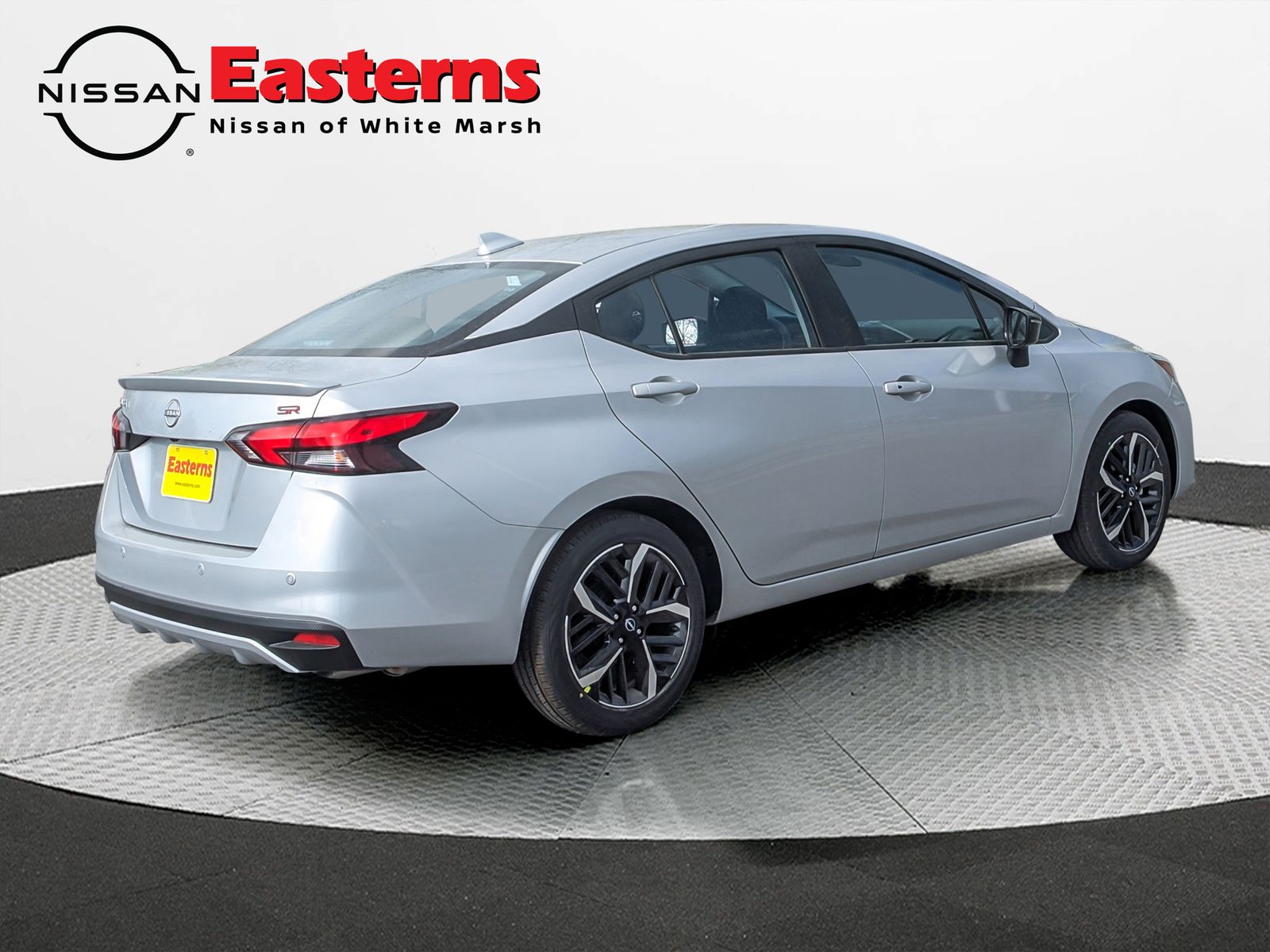 2025 Nissan Versa SR Image 7 of 35