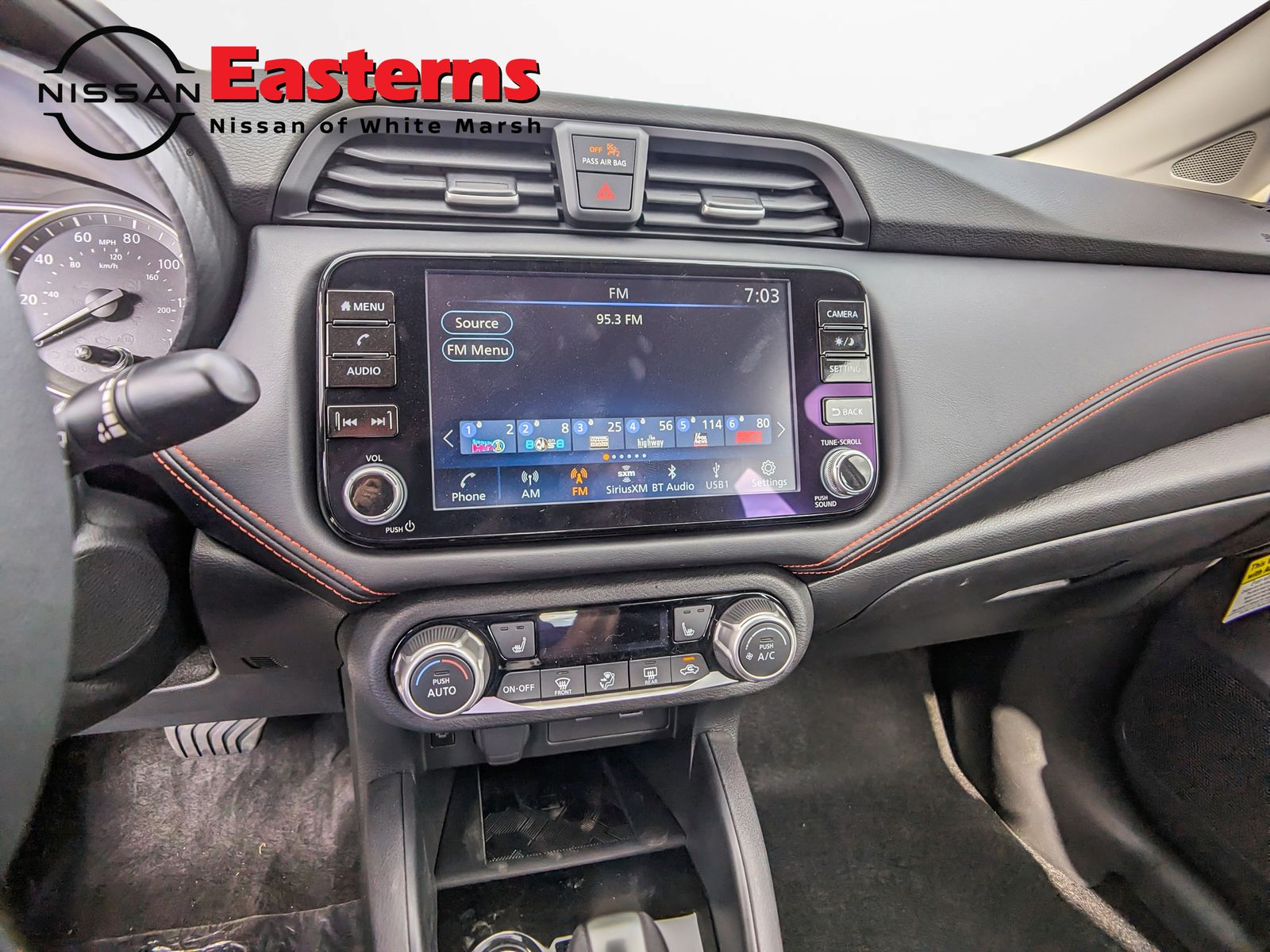 2025 Nissan Versa SR Image 20 of 35