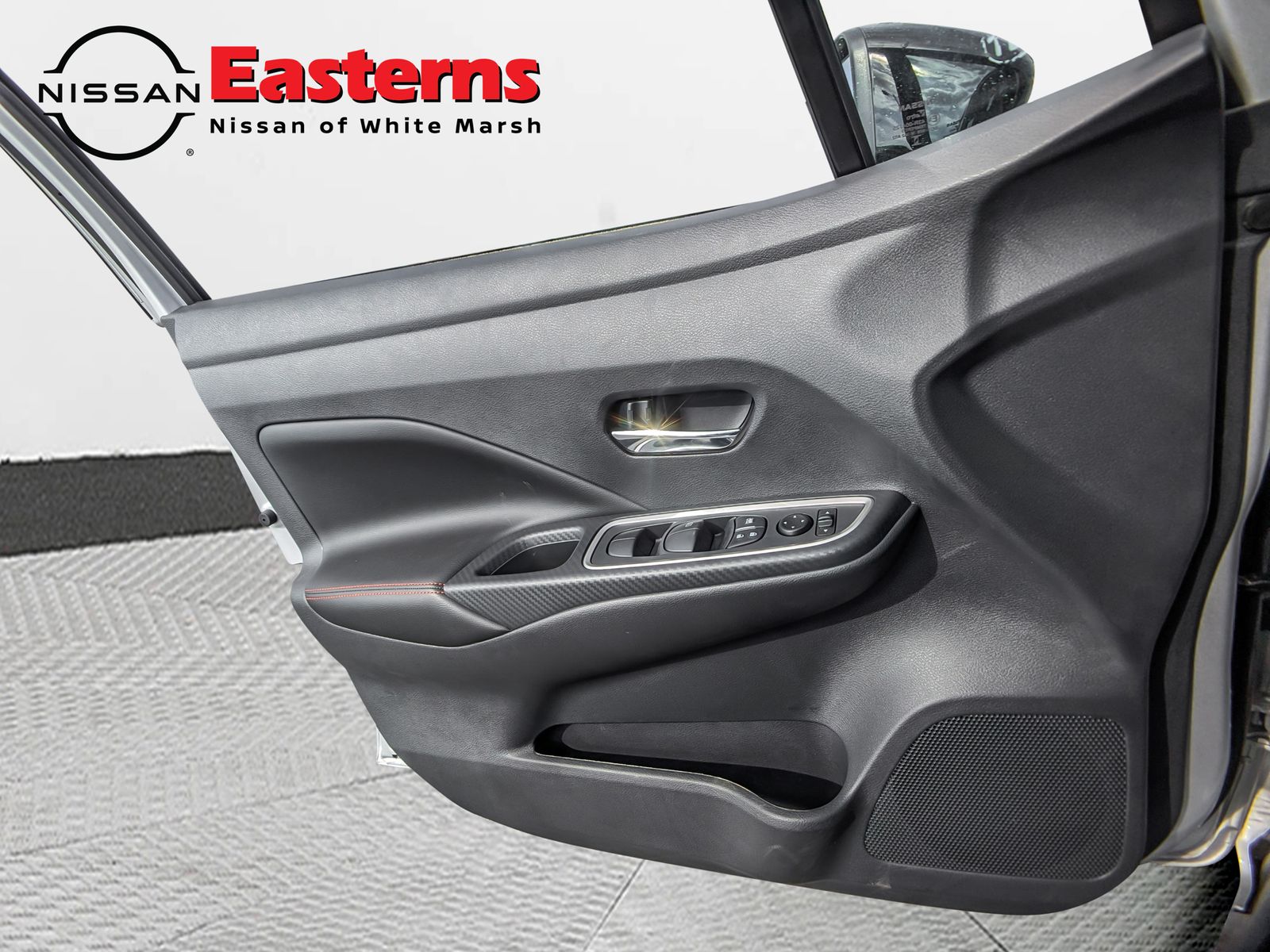 2025 Nissan Versa SR Image 22 of 35