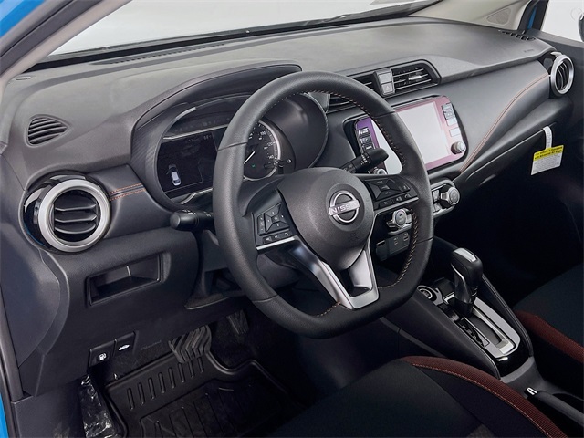 Vehicle image 16 of 32