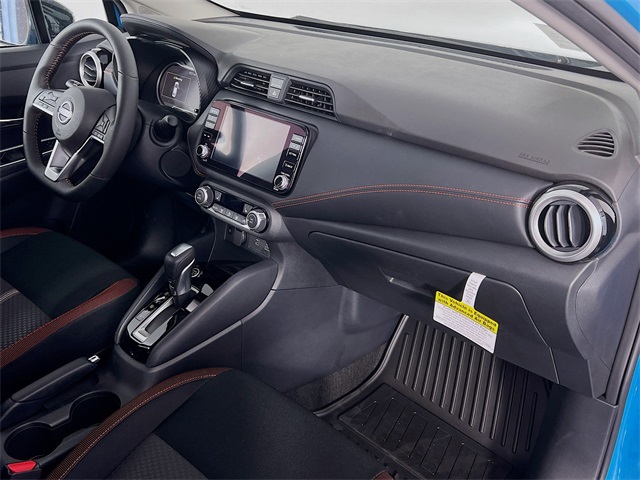 Vehicle image 17 of 32