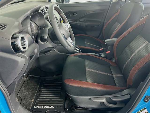 Vehicle image 14 of 32