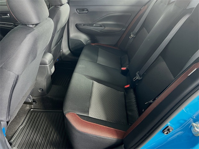 Vehicle image 13 of 32