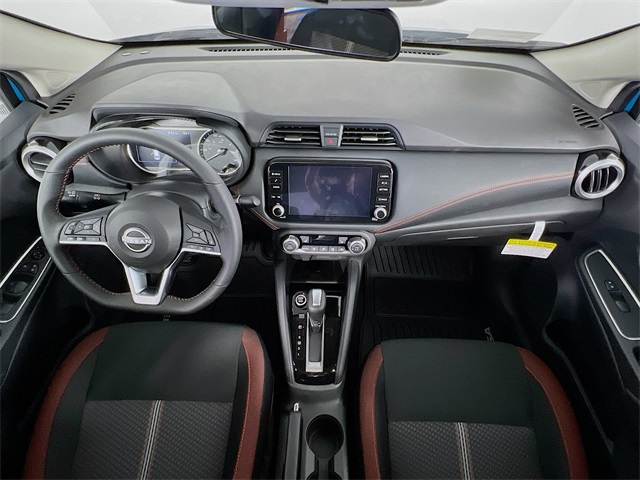 Vehicle image 15 of 32