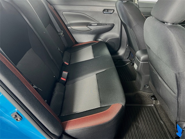 Vehicle image 11 of 32