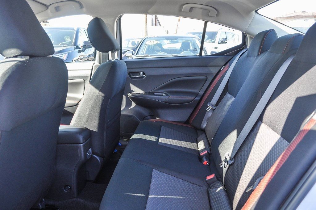 2025 Nissan Versa SR Image 11 of 27