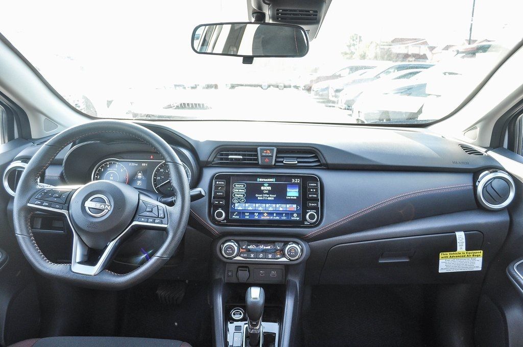 2025 Nissan Versa SR Image 14 of 27