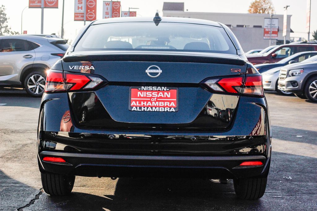 2025 Nissan Versa SR Image 25 of 27