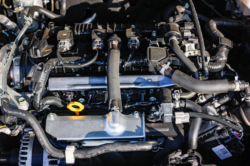 2025 Nissan Versa SR Image 7 of 27