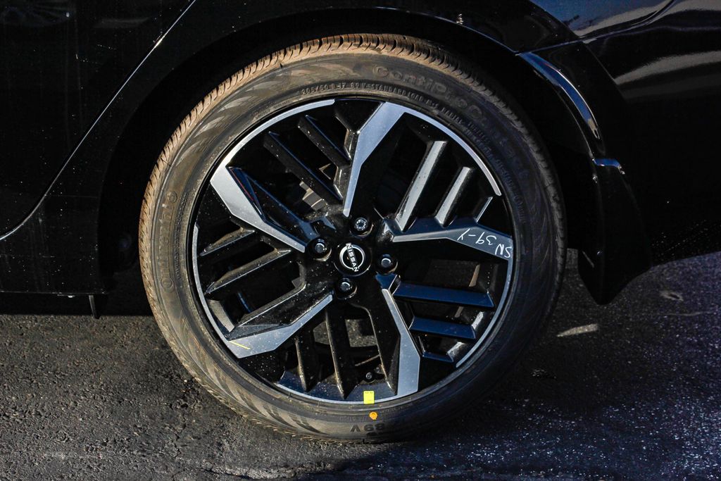 2025 Nissan Versa SR Image 9 of 27