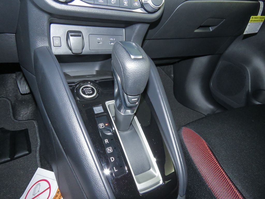 2025 Nissan Versa SR Image 27 of 29