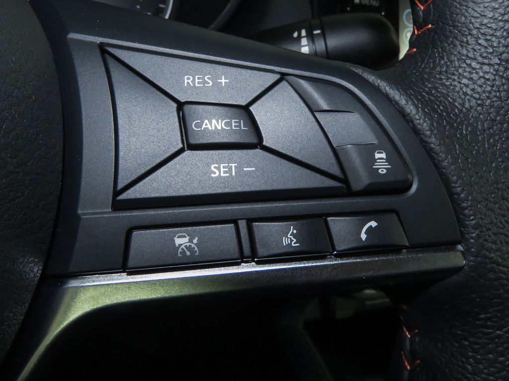 2025 Nissan Versa SR Image 24 of 29