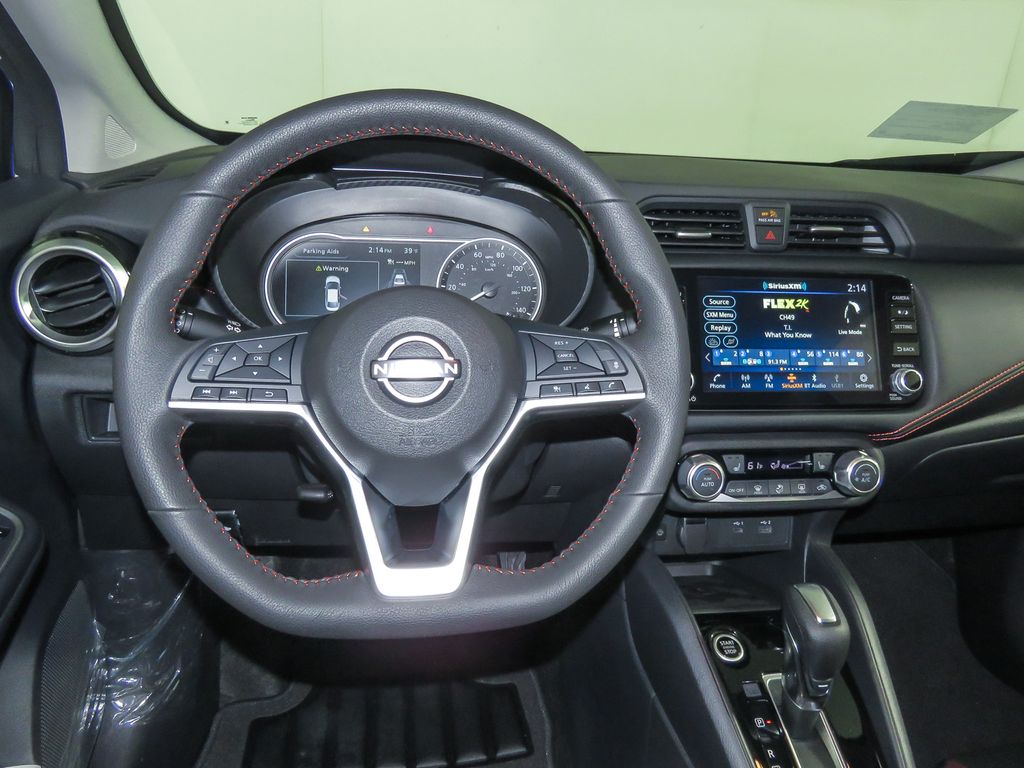 2025 Nissan Versa SR Image 14 of 29