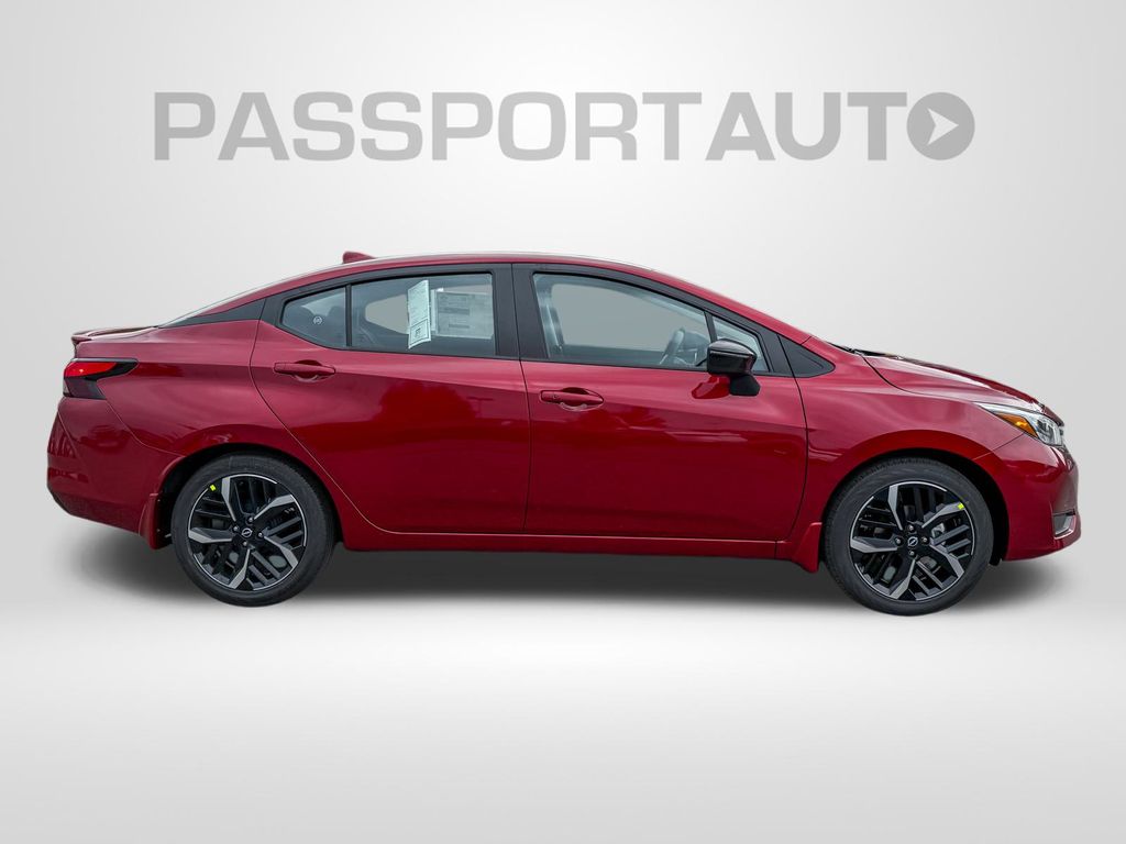 2025 Nissan Versa SR Image 5 of 29