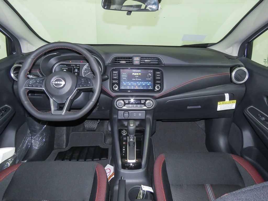 2025 Nissan Versa SR Image 12 of 29