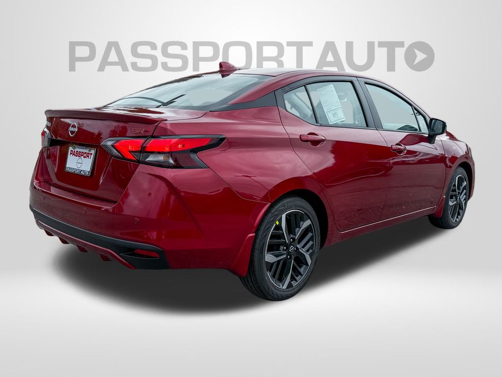 2025 Nissan Versa SR Image 6 of 29