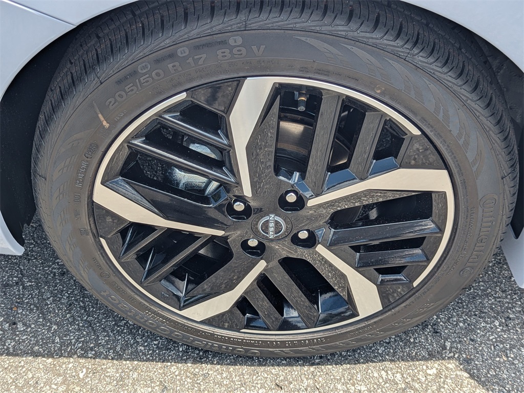 Vehicle image 7 of 20