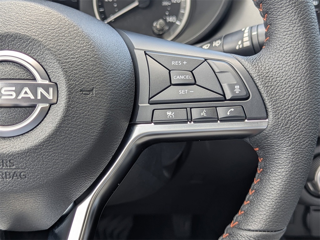 Vehicle image 14 of 20