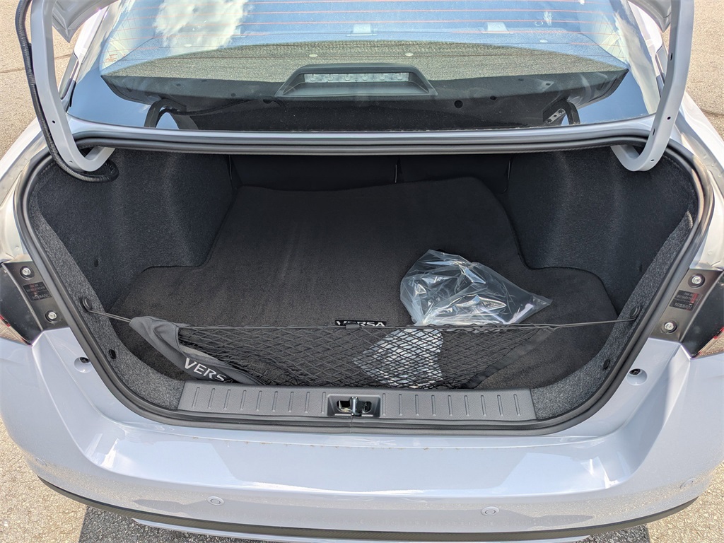 Vehicle image 8 of 20