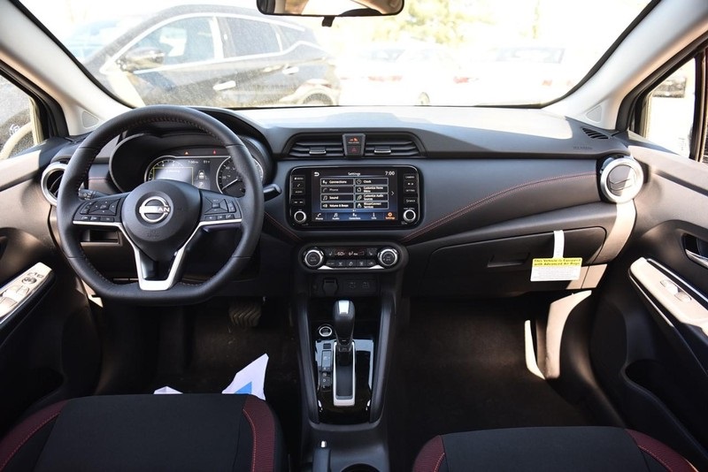 Vehicle image 7 of 22