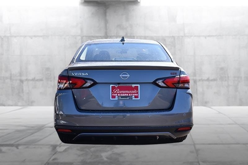 Vehicle image 3 of 22