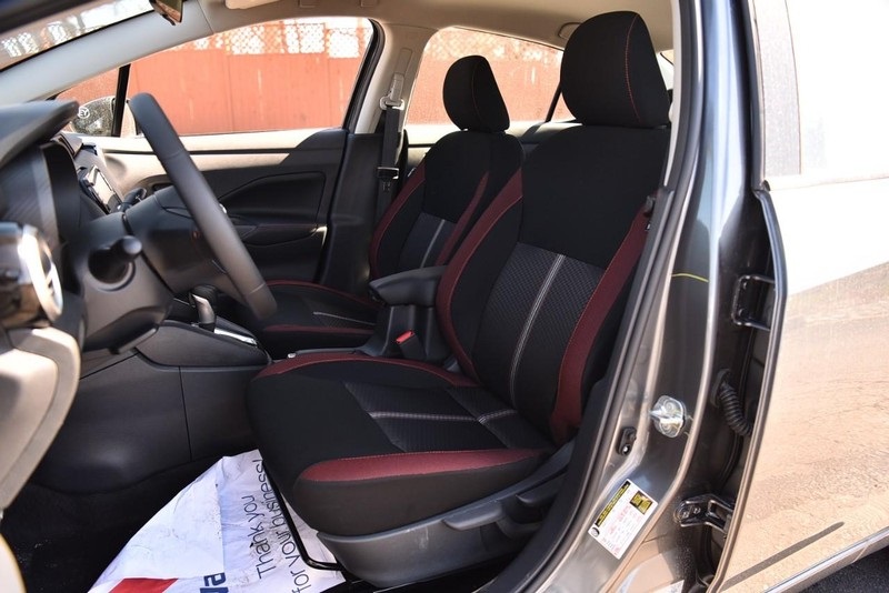 Vehicle image 17 of 22