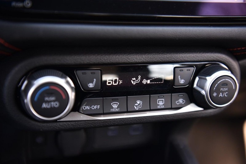 Vehicle image 12 of 22