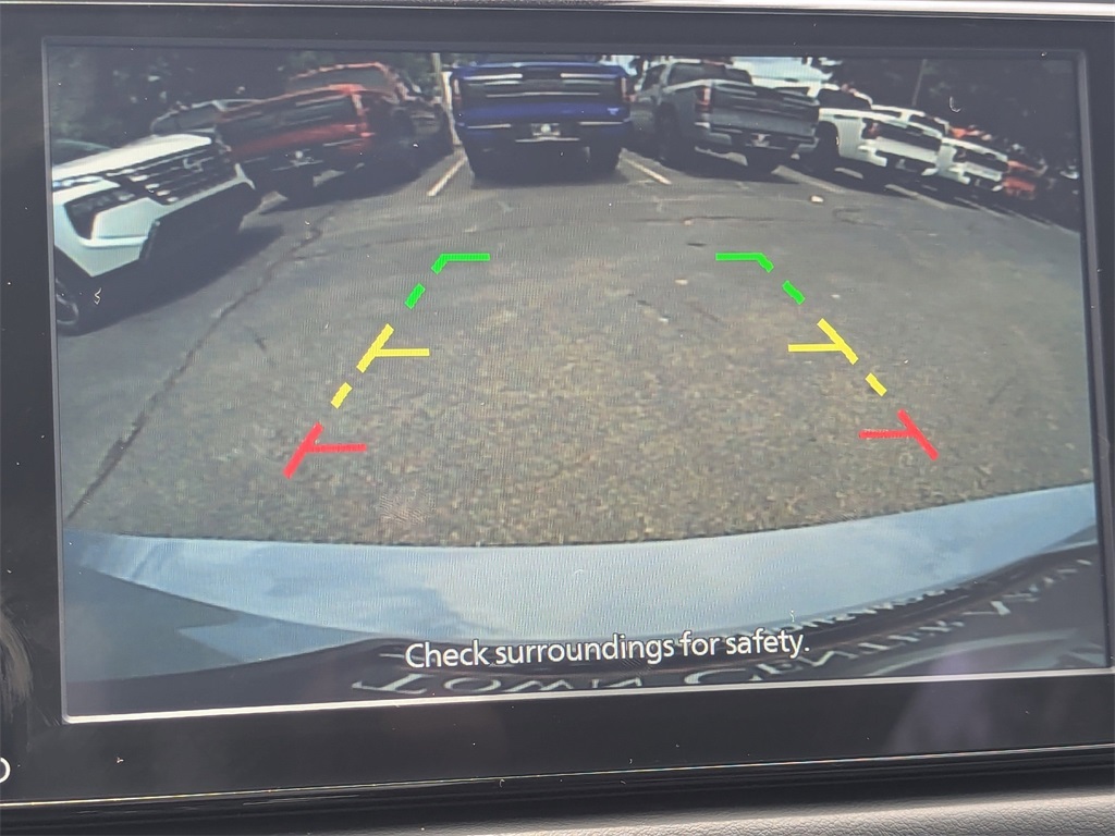 Vehicle image 17 of 23