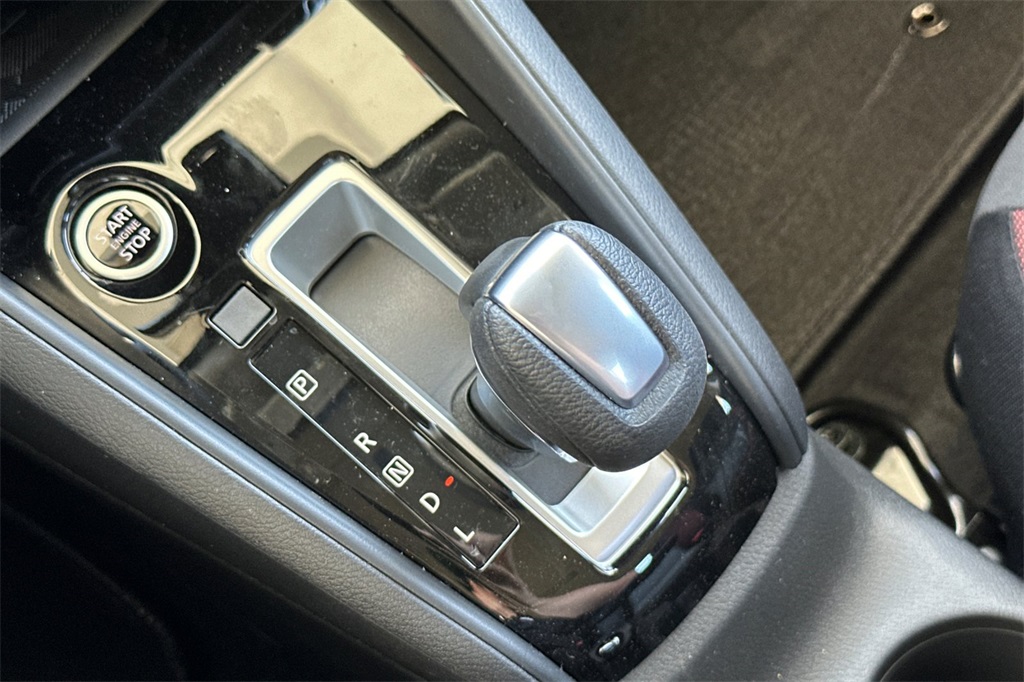 Vehicle image 15 of 23