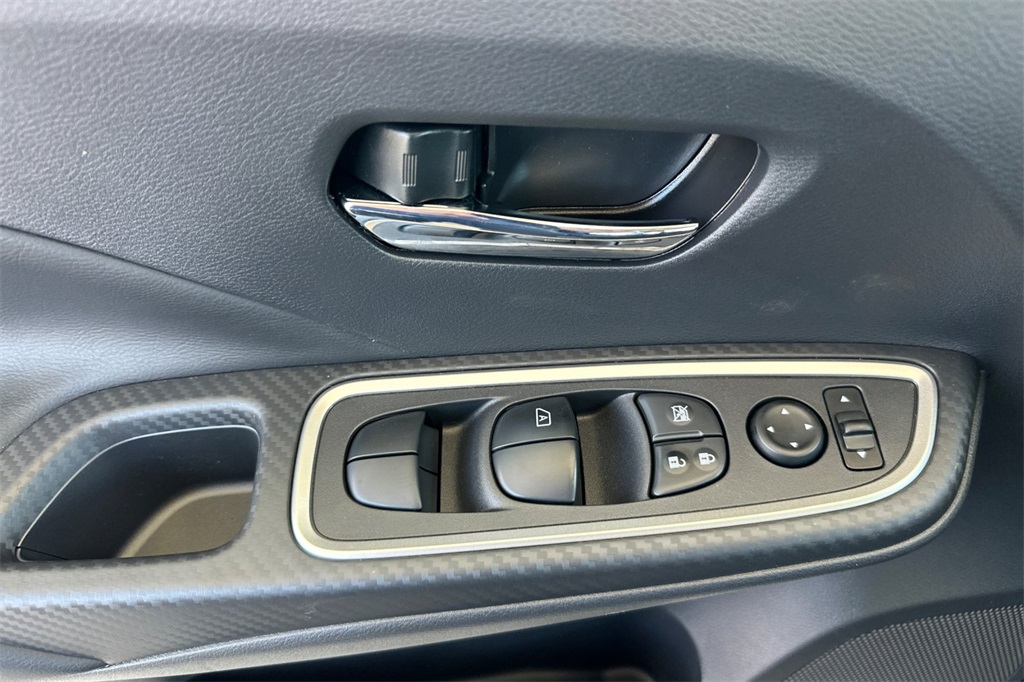 Vehicle image 22 of 23