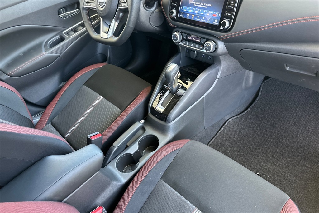 Vehicle image 14 of 23