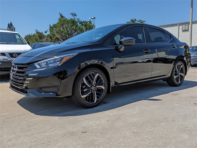 2025 Nissan Versa SR Image 1 of 27