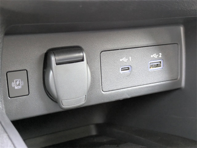 2025 Nissan Versa SR Image 24 of 27