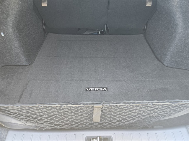 Vehicle image 8 of 21