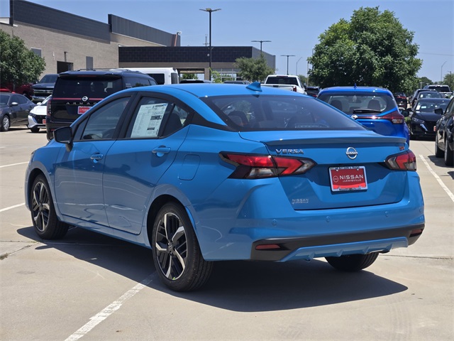 Vehicle image 4 of 21