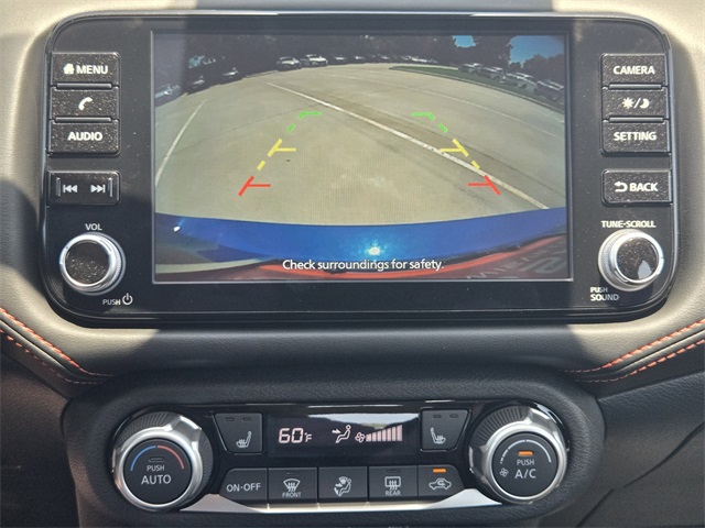 Vehicle image 14 of 21