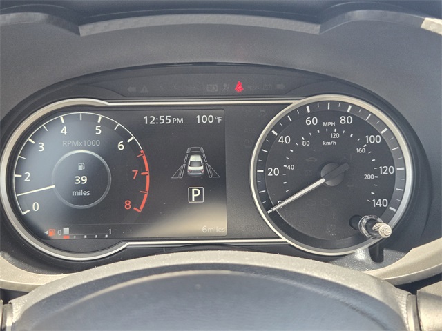 Vehicle image 13 of 21
