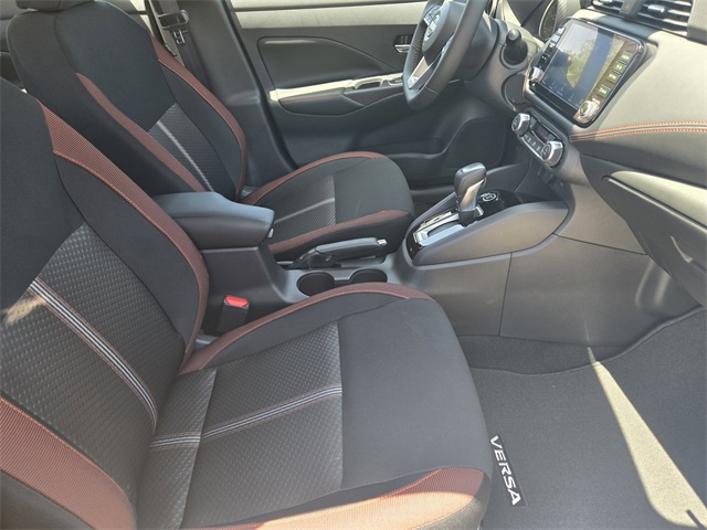 Vehicle image 9 of 21