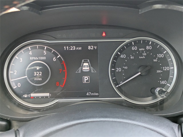 2025 Nissan Versa SR Image 14 of 27