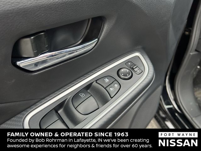 Vehicle image 18 of 37