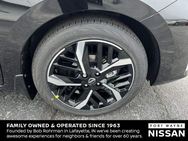 Vehicle image 10 of 37