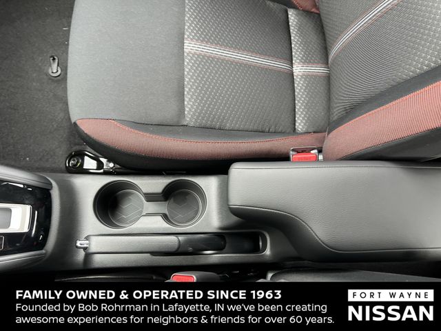 Vehicle image 21 of 37