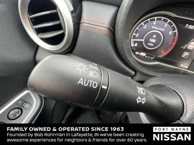 Vehicle image 22 of 37