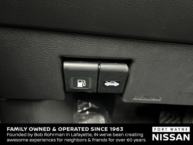 Vehicle image 17 of 37