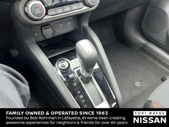 Vehicle image 29 of 37