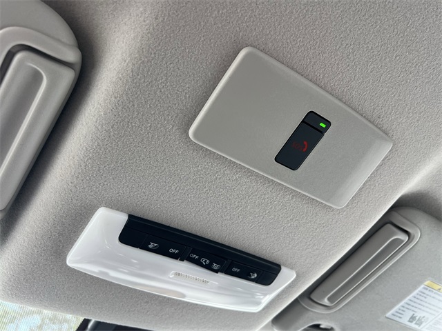 Vehicle image 22 of 28