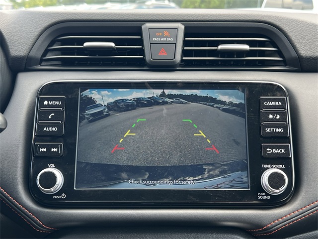 Vehicle image 15 of 28